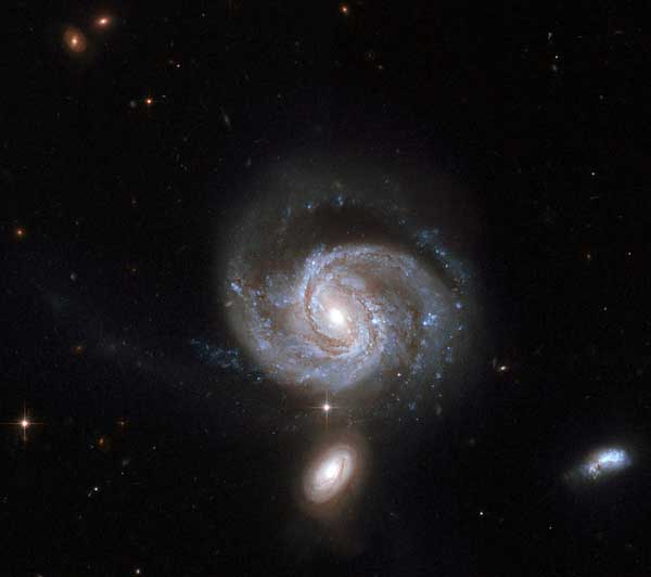 Mrk 533 in Hickson 96 compact group of galaxies