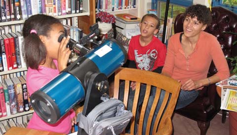 Library telescope with kids