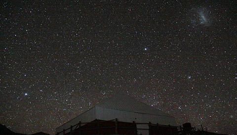 Night sky over Observatorio del Pangue