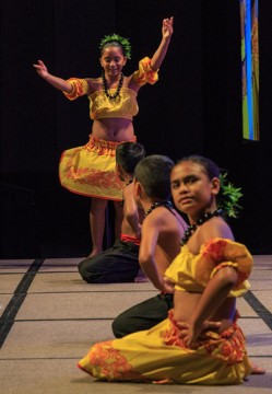 Hawaiian dancers at IAU