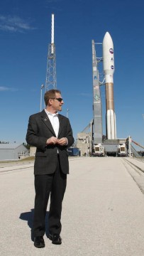 Alan Stern awaits New Horizons's launch