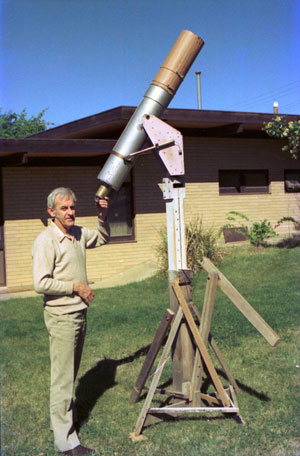 Bill Bradfield, Comet Hunter Extraordinaire image