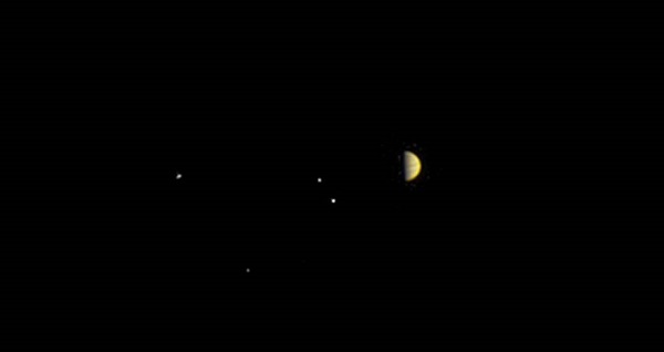 Juno probe closes in on Jupiter