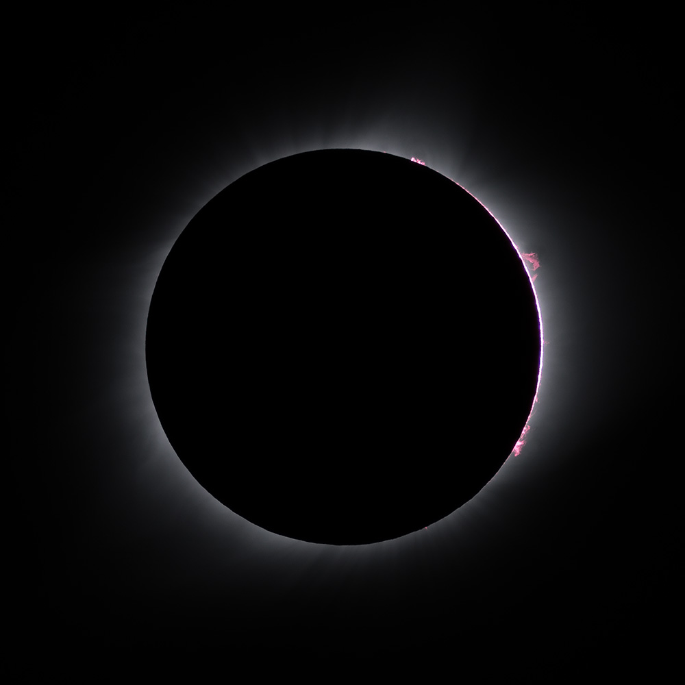 Prominences at Third Contact