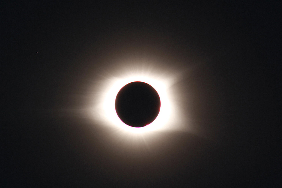 Solar corona during the 2017 August 21 solar eclipse Sky & Telescope