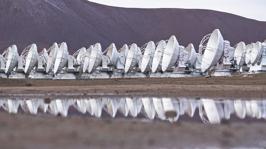 ALMA array reflected in puddle