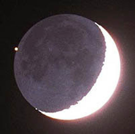 Crescent Moon occults Aldebaran