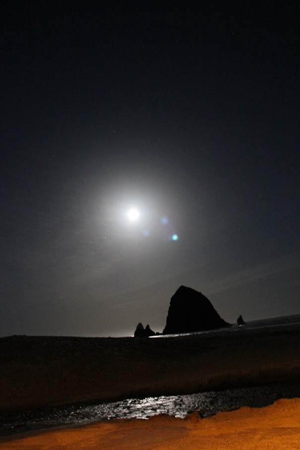 Full Moon over Cannon Beach | Richard Molitor - Sky & Telescope - Sky ...