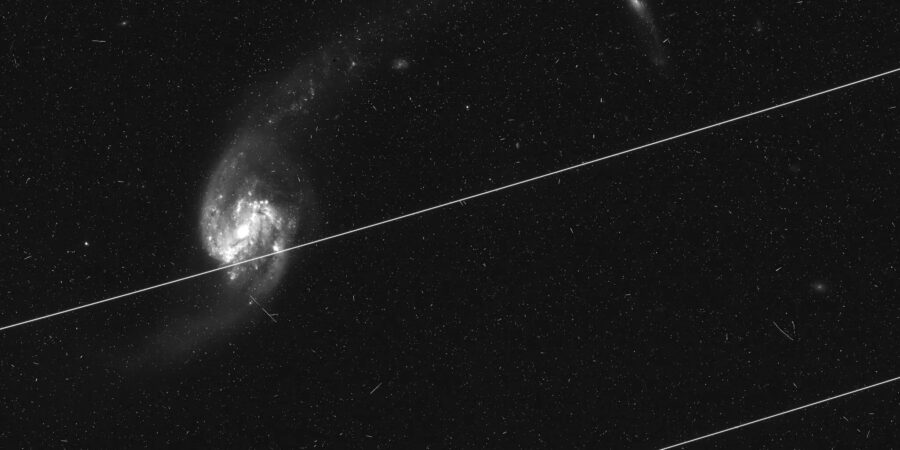 SpaceX's Starlink Satellites Leave Streaks in Asteroid-Hunting Telescope's  Images