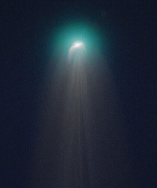 Jets in Comet Leonard nucleus