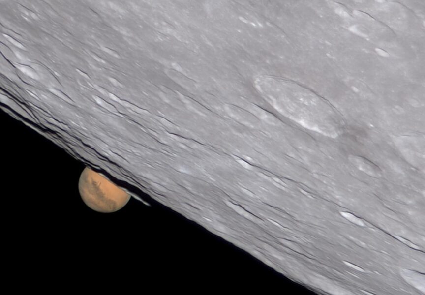 Photo of Mars passing behind the Moon's limb