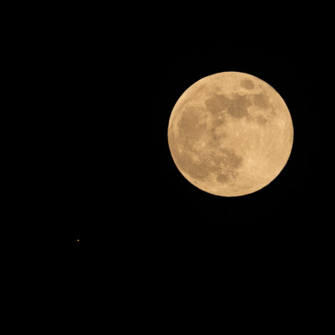 Cold Moon & Mars - Sky & Telescope - Sky & Telescope