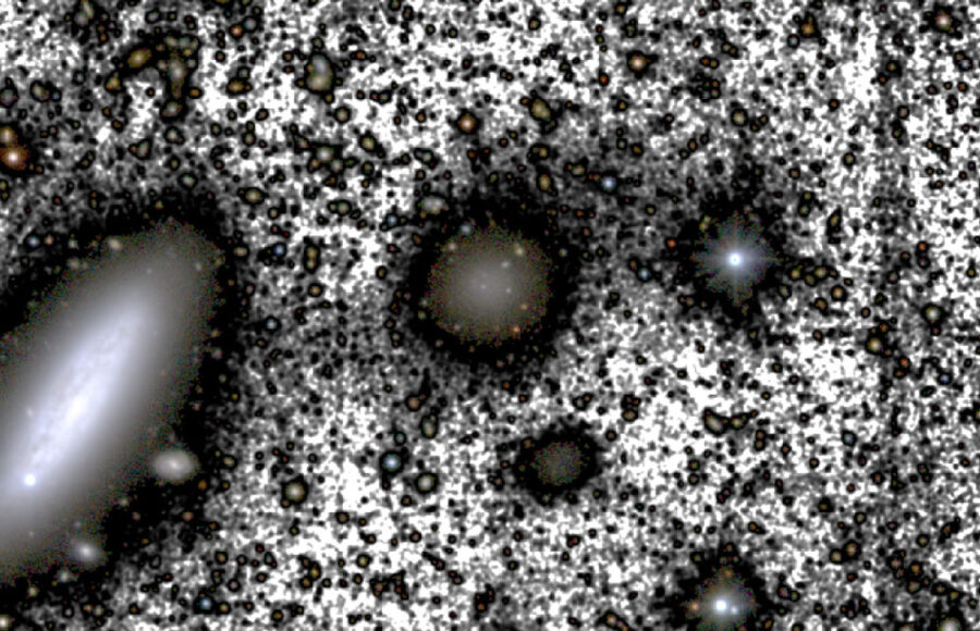 Close-up on the dark matter-less dwarf