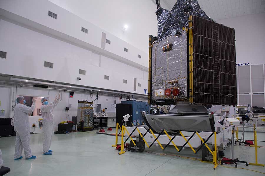 CLeanroom image of Psyche spacecraft