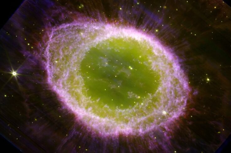 Near-infrared image shows the Ring Nebula in yellow (central area) and purple (outer ring)