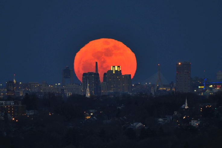 Moonrise on March 19, 2014
