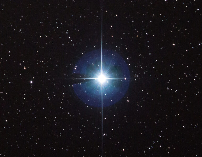 7 Eye-catching Facts About the Bright Star Vega