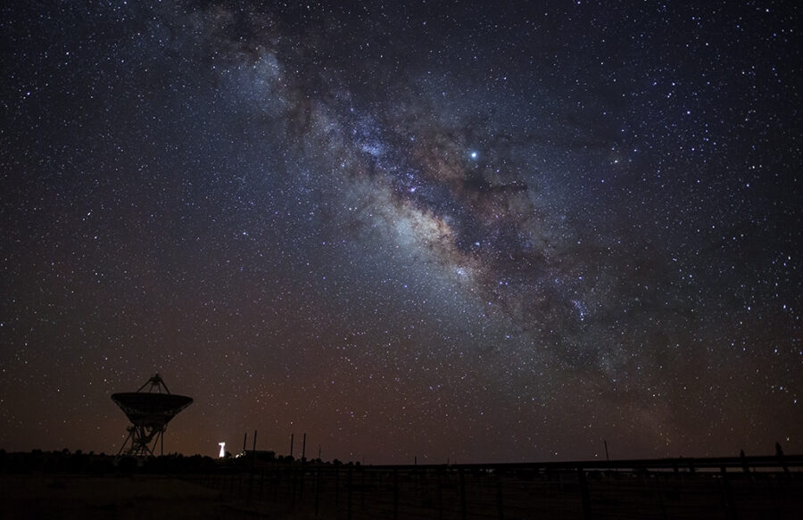 Milky Way over the Very Long Baseline Array in Texas