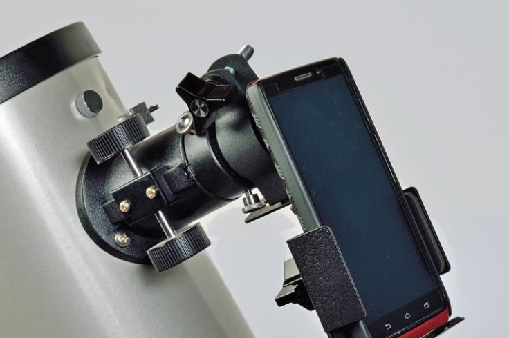 Smartphone holder for Moon imaging