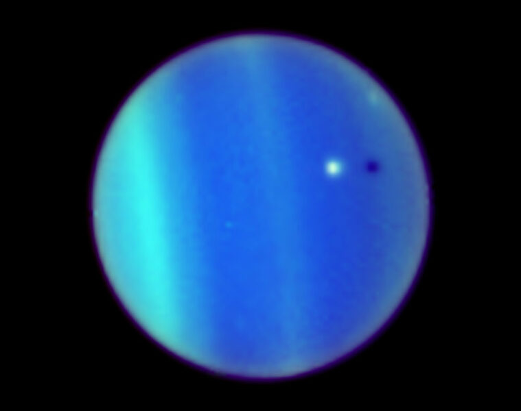 hubble uranus moon miranda